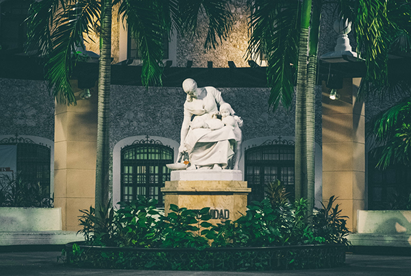 描写皇城相府的句子